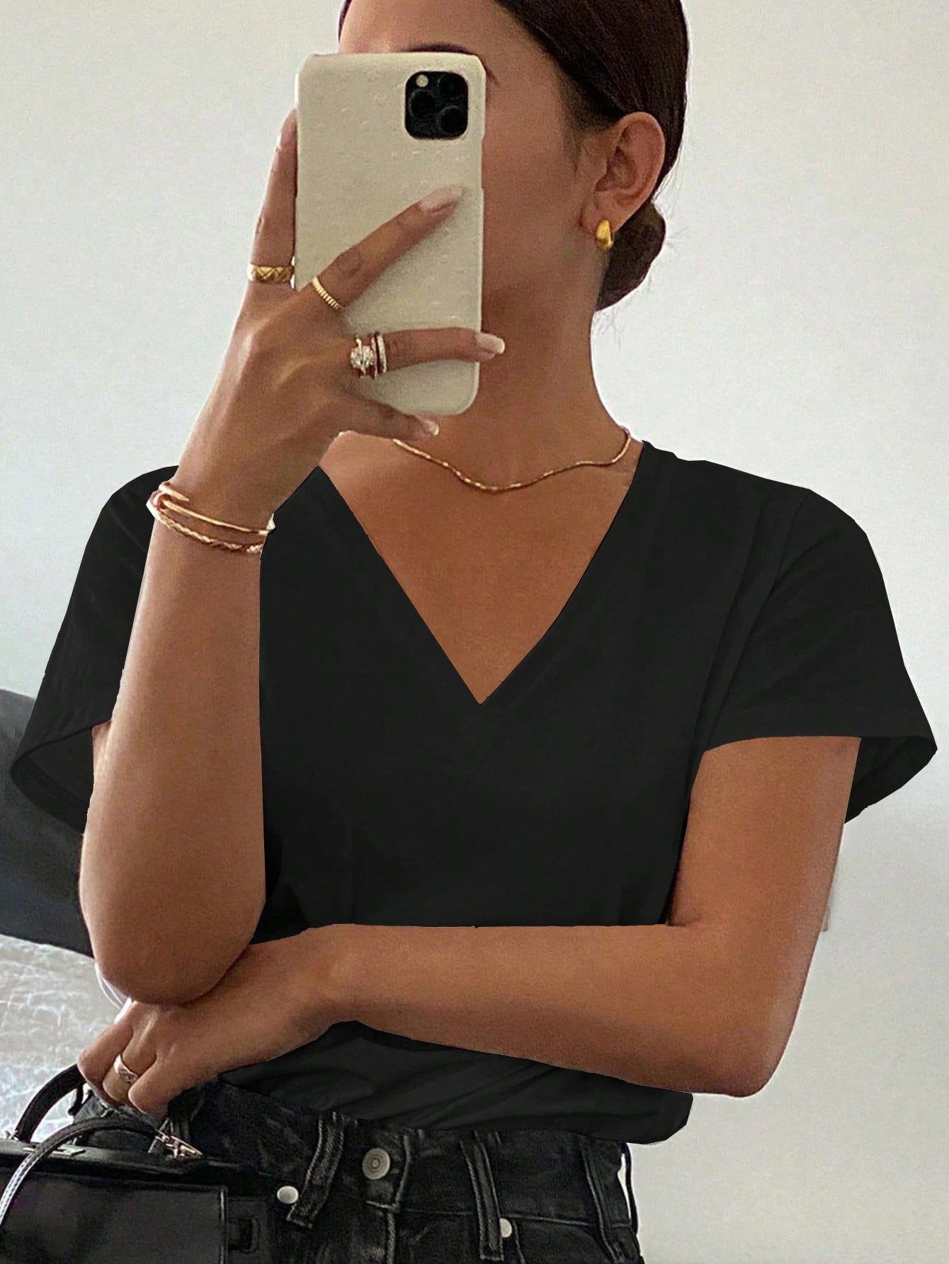 BASIC T-SHIRT