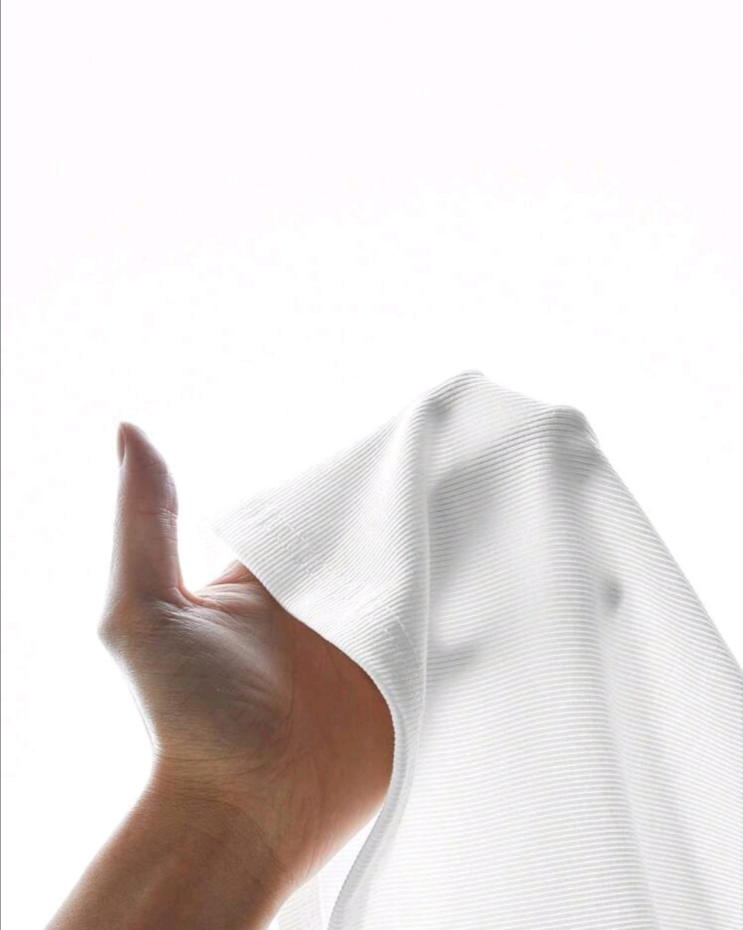 BASIC T-SHIRT
