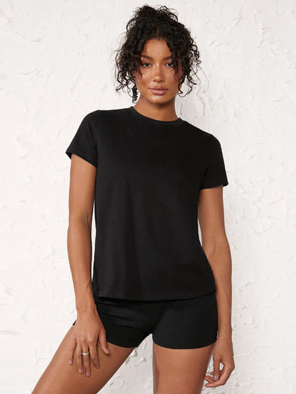 BASIC T-SHIRT