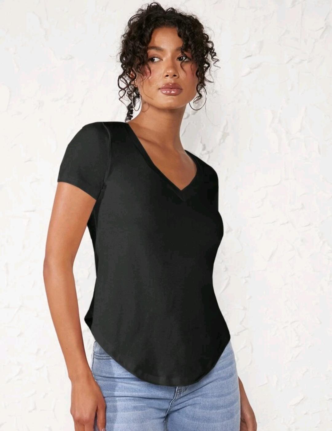 BASIC T-SHIRT